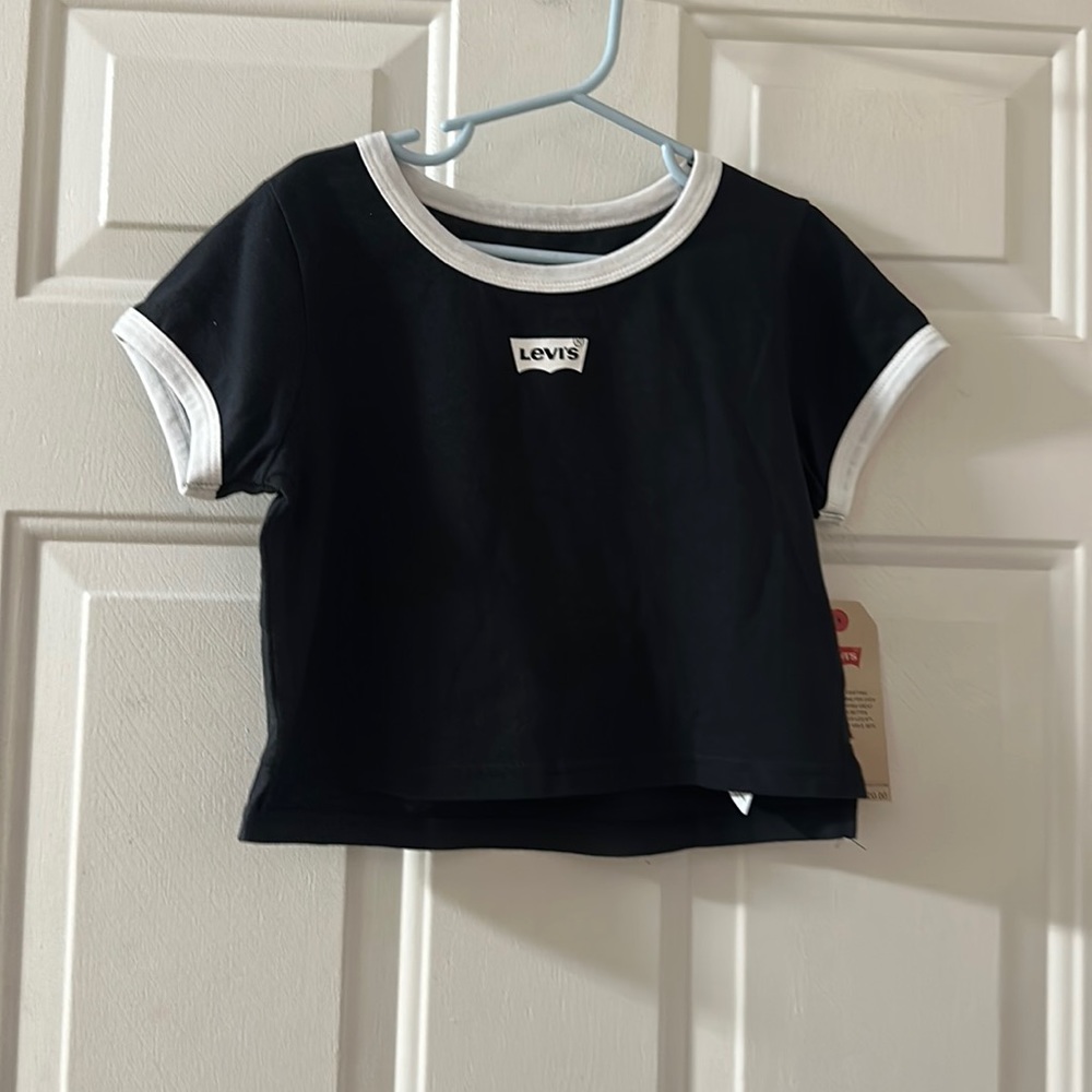 LEVI’S CROPPED LOGO TEE: BLACK/WHITE: NEW WITH TAGS: SIZE 5